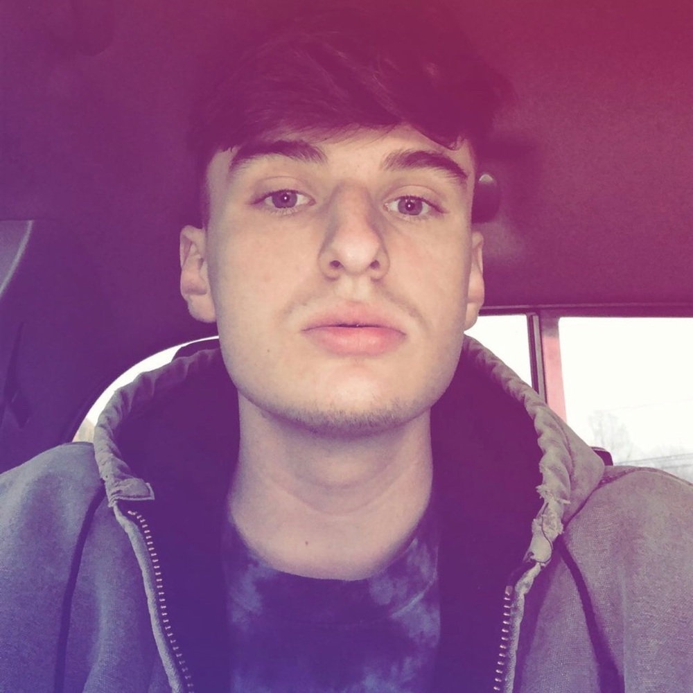 Meet your Posher, Levi